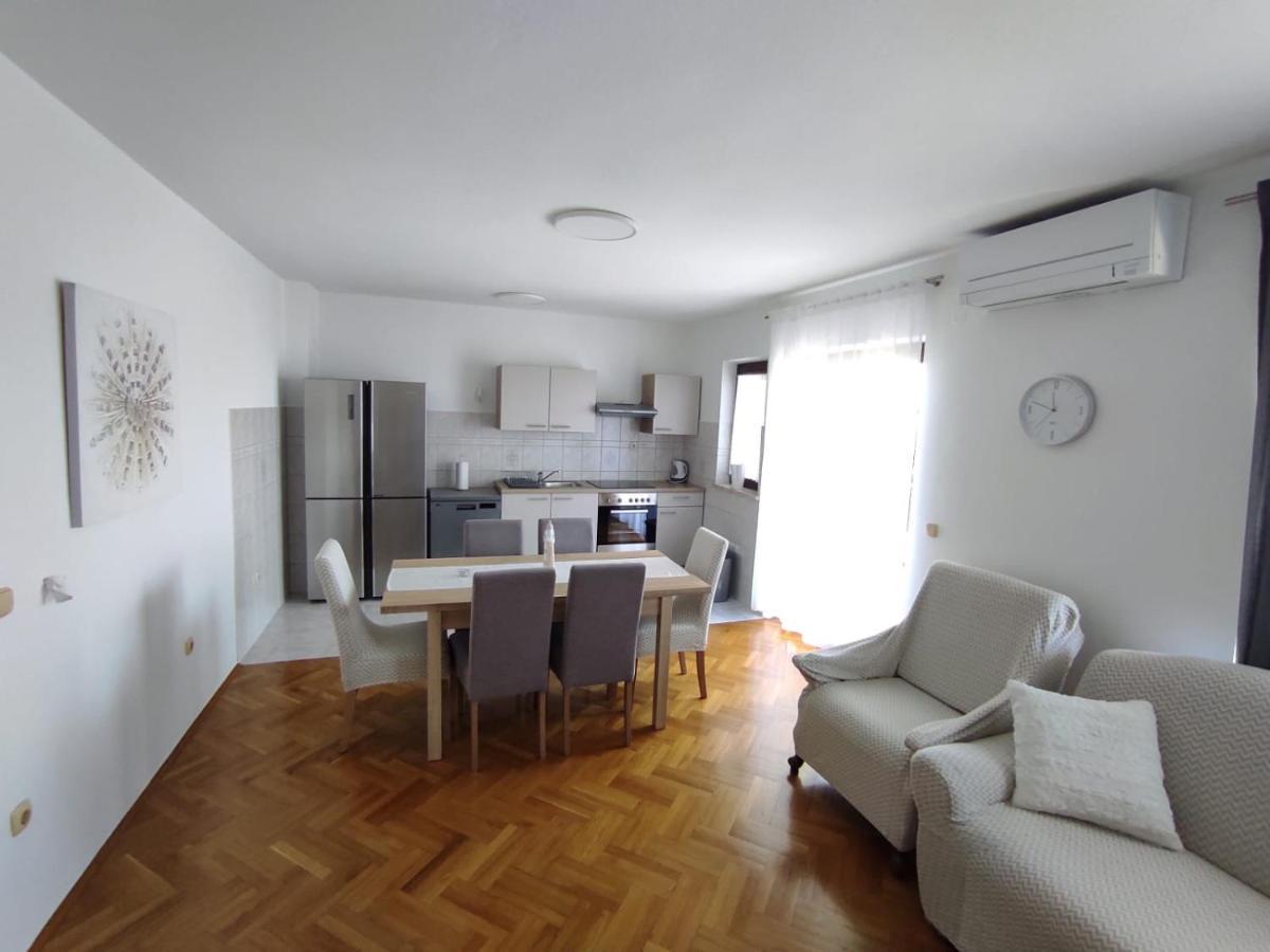 House Silva Apartment Podstrana Bagian luar foto